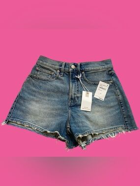 NWT Good American Good 90’s High Waisted Distressed Indigo Denim Shorts Size 00